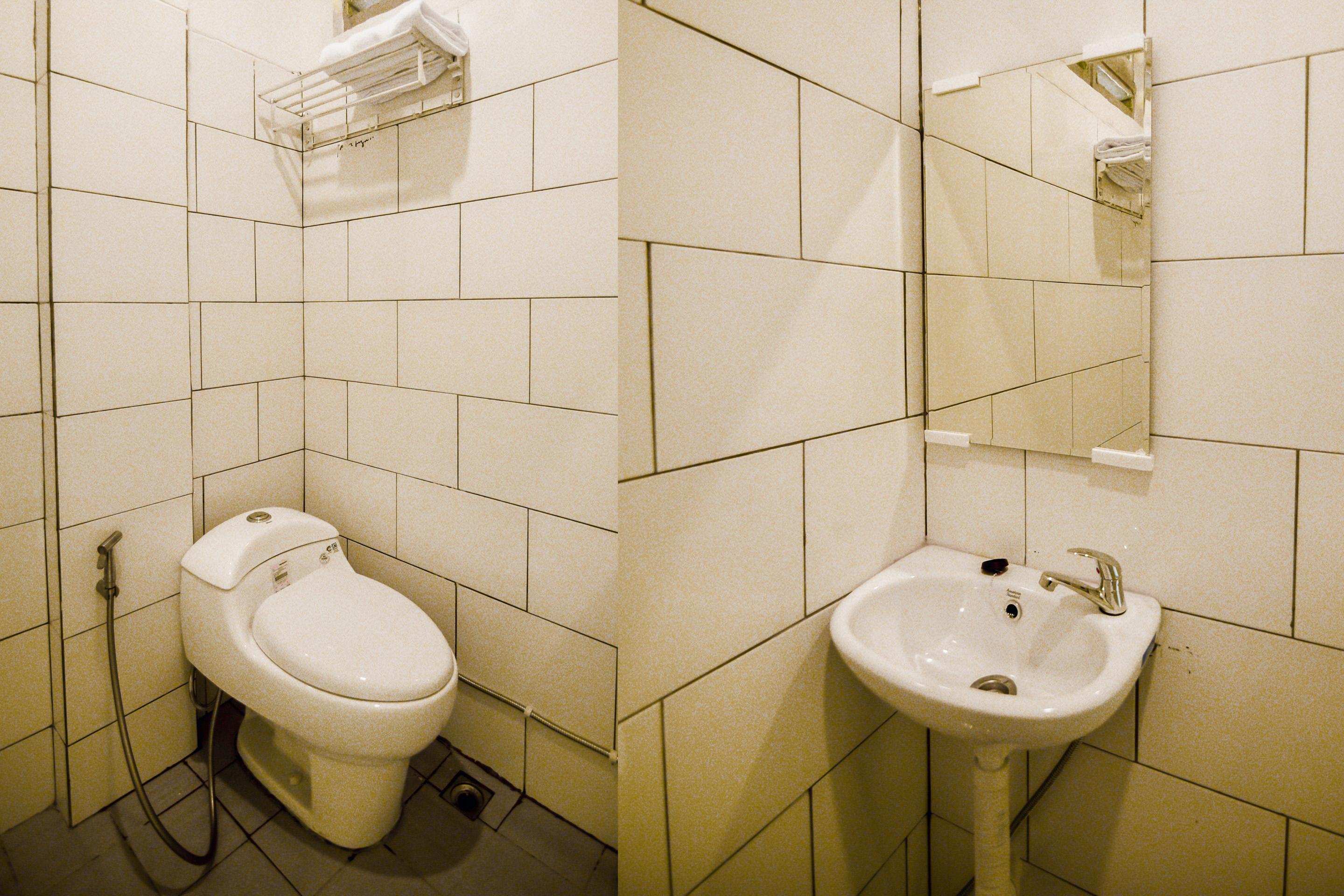 Oyo 183 The Pipe House Hotel Palembang Bagian luar foto