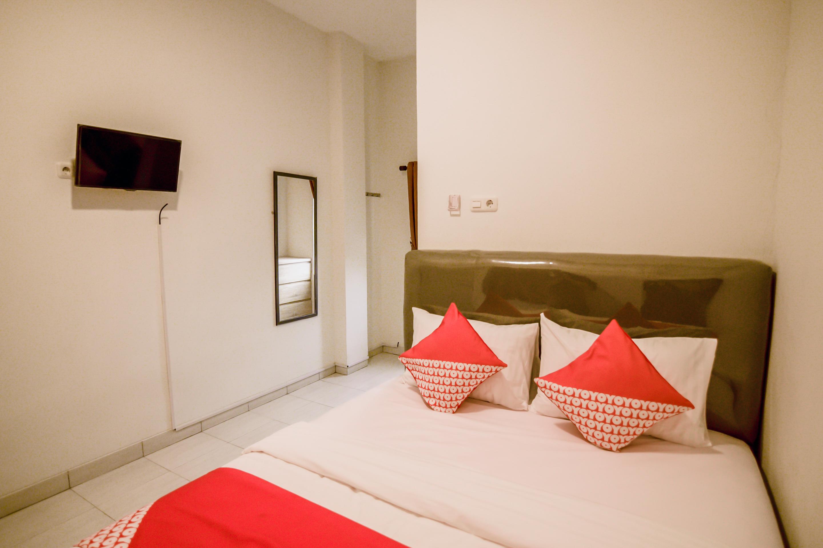 Oyo 183 The Pipe House Hotel Palembang Bagian luar foto