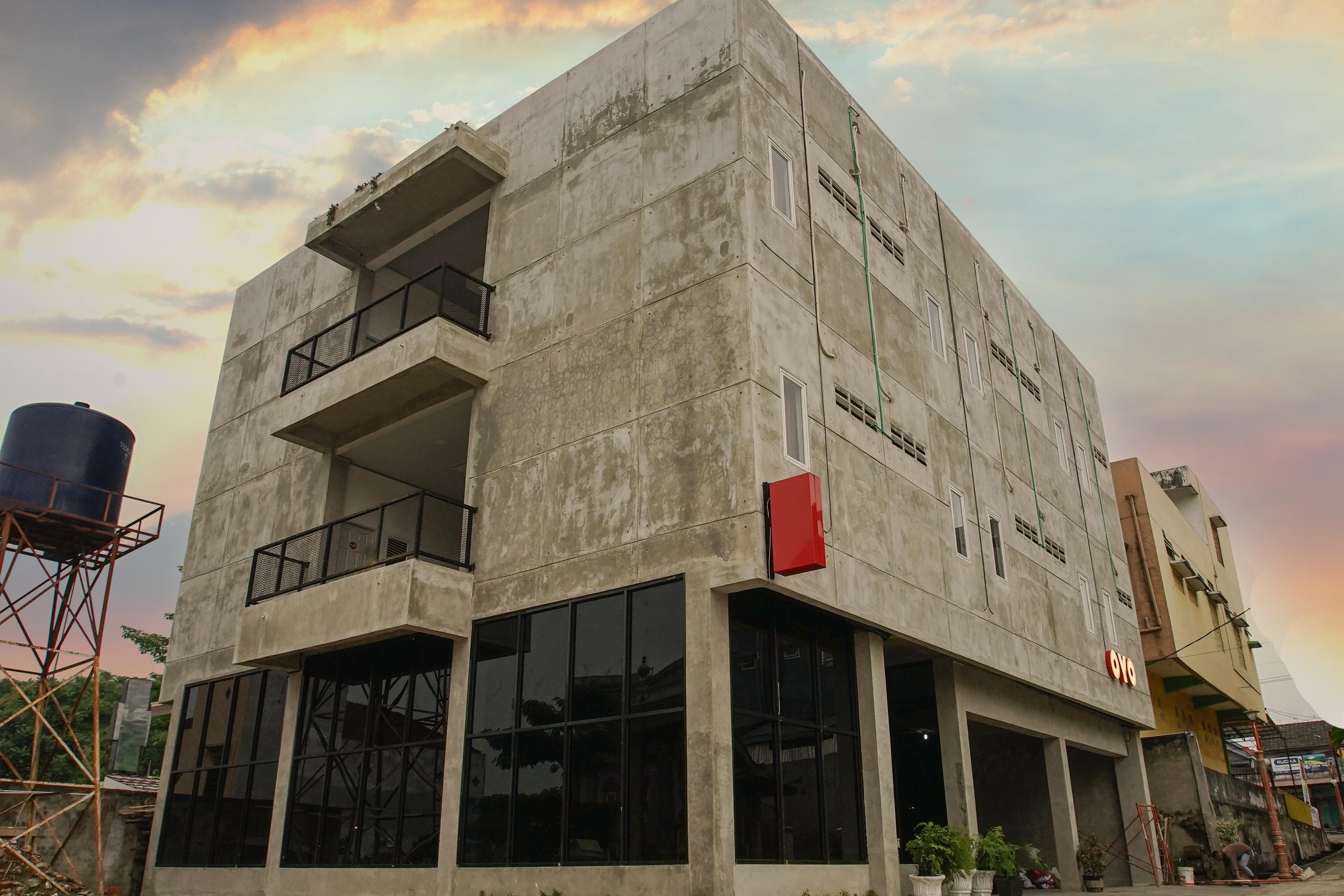 Oyo 183 The Pipe House Hotel Palembang Bagian luar foto